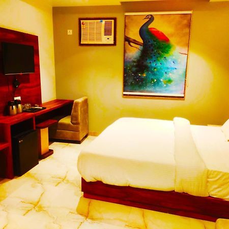 Hotel The Nilsa Нью-Дели Экстерьер фото