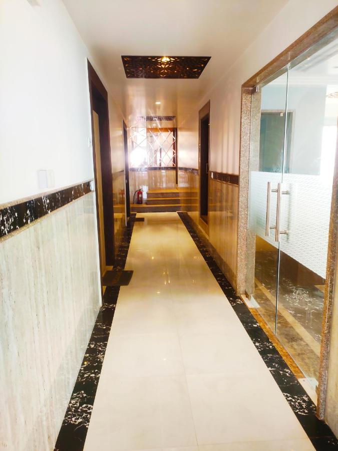 Hotel The Nilsa Нью-Дели Экстерьер фото
