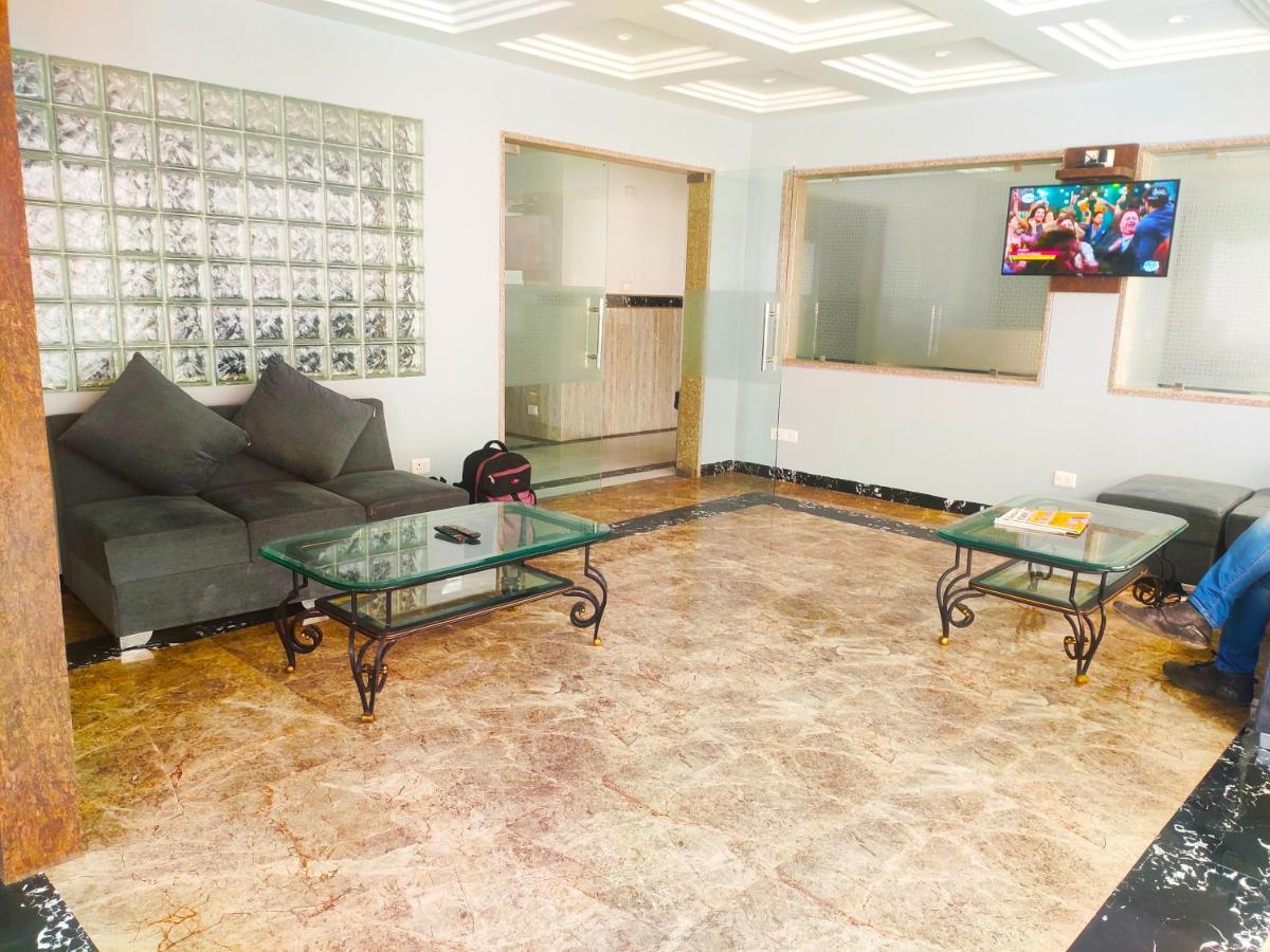 Hotel The Nilsa Нью-Дели Экстерьер фото